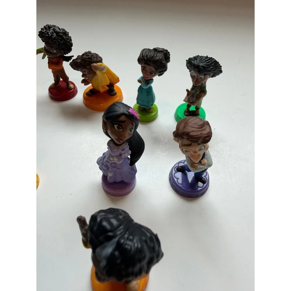 Disney Encanto Mini Figure Set Kids 2 Inch Multicolor Madrigal Family Movie Core